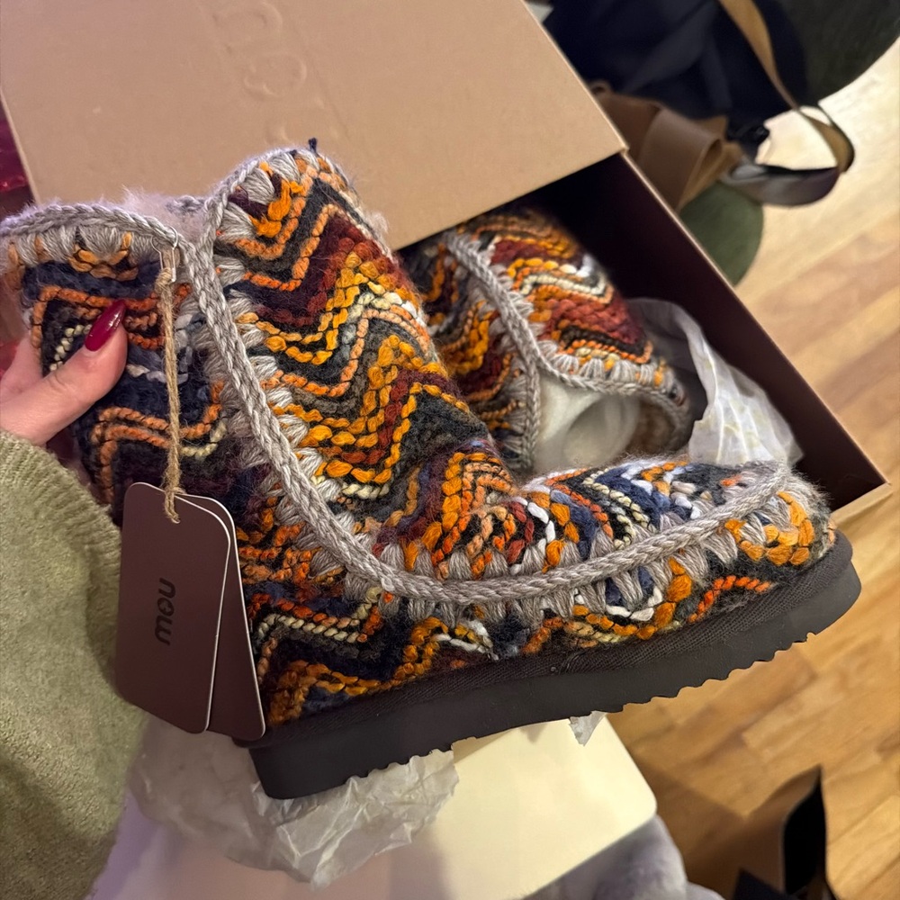 NEW MOU ZIgZag Colorful Knit Ankle Boots